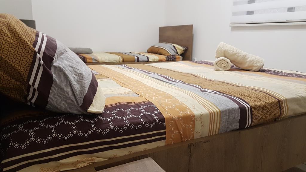 Spinola Seafront Apartment سانت جوليان المظهر الخارجي الصورة